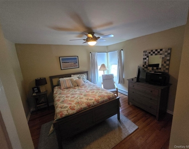 870 Noyack Road - Photo Thumbnail 9