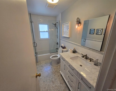 870 Noyack Road - Photo Thumbnail 10