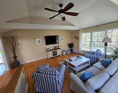 870 Noyack Road - Photo Thumbnail 3