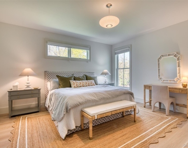 323 Division Street - Photo Thumbnail 16