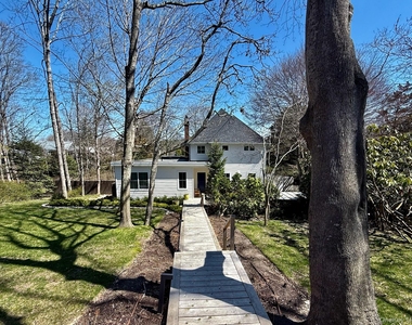 323 Division Street - Photo Thumbnail 2
