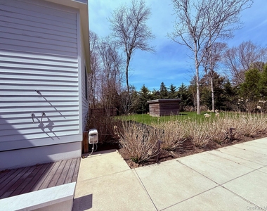 323 Division Street - Photo Thumbnail 21