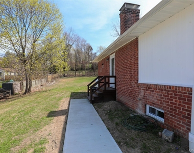 111 Zandhoek Road - Photo Thumbnail 3