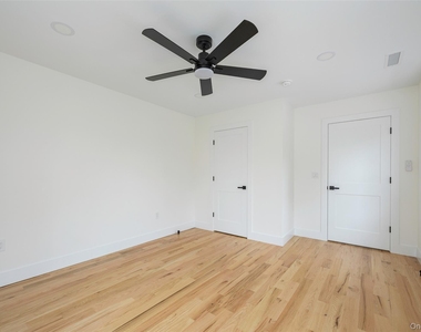 7441 S Broadway - Photo Thumbnail 23