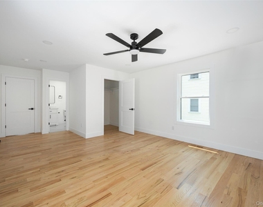 7441 S Broadway - Photo Thumbnail 13