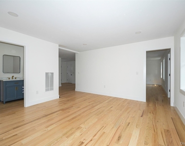 7441 S Broadway - Photo Thumbnail 10