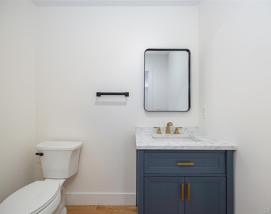 7441 S Broadway - Photo Thumbnail 12