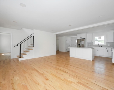 7441 S Broadway - Photo Thumbnail 7