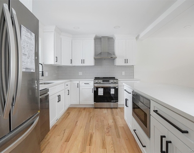 7441 S Broadway - Photo Thumbnail 4