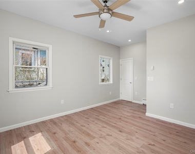 579 Broadway - Photo Thumbnail 8