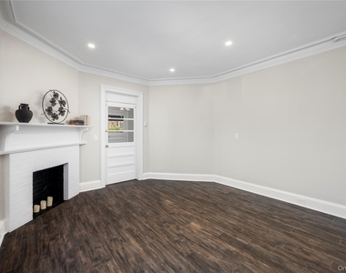 579 Broadway - Photo Thumbnail 4