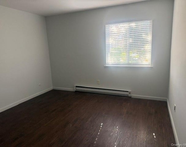 1-72 Parkcenter Drive - Photo Thumbnail 2
