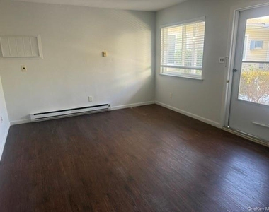 1-72 Parkcenter Drive - Photo Thumbnail 3