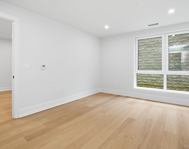 25 S Riverside Avenue - Photo Thumbnail 13