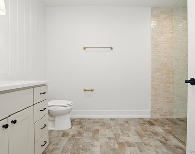 25 S Riverside Avenue - Photo Thumbnail 17