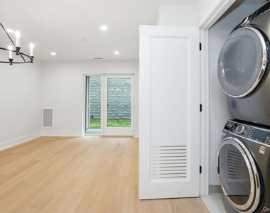 25 S Riverside Avenue - Photo Thumbnail 14