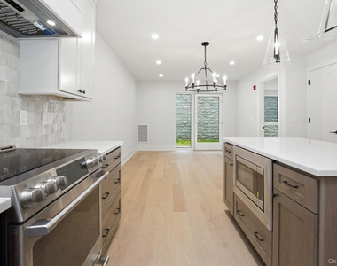 25 S Riverside Avenue - Photo Thumbnail 3