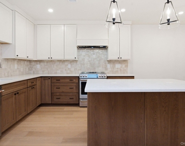 25 S Riverside Avenue - Photo Thumbnail 2