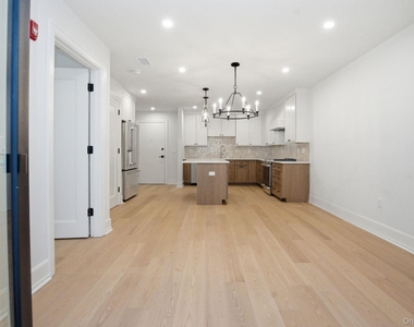 25 S Riverside Avenue - Photo Thumbnail 10