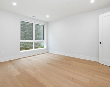 25 S Riverside Avenue - Photo Thumbnail 12