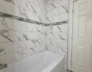 9 Arlington Place - Photo Thumbnail 8