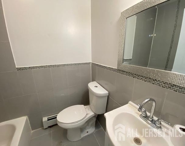 310 Somerset Street - Photo Thumbnail 3