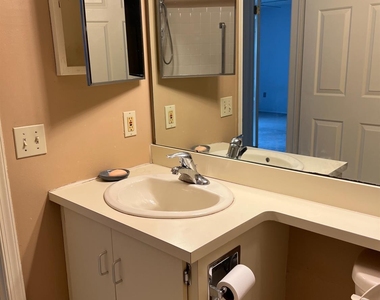 196 Wycoff  W Way - Photo Thumbnail 7
