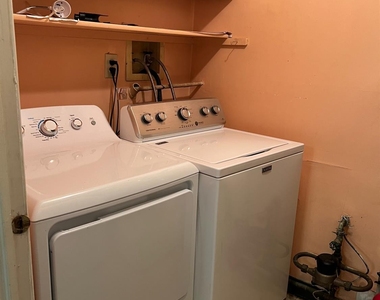 196 Wycoff  W Way - Photo Thumbnail 5