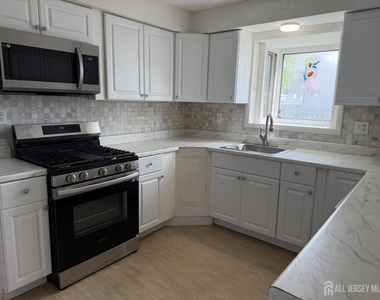 2729 Woodbridge Avenue - Photo Thumbnail 9