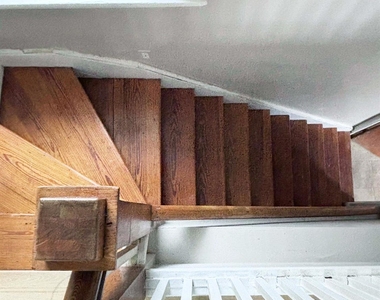 211 S 11 Avenue - Photo Thumbnail 2