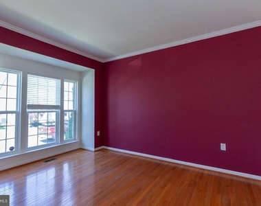 341 Bullskin Street - Photo Thumbnail 4