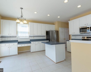 341 Bullskin Street - Photo Thumbnail 7