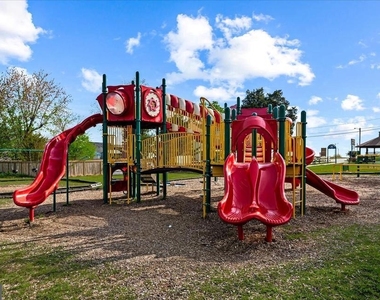 221 Wilder Avenue - Photo Thumbnail 31