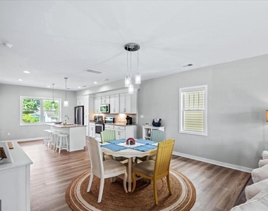 221 Wilder Avenue - Photo Thumbnail 8