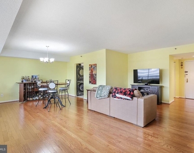 3713 S George Mason Drive - Photo Thumbnail 2