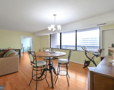 3713 S George Mason Drive - Photo Thumbnail 6