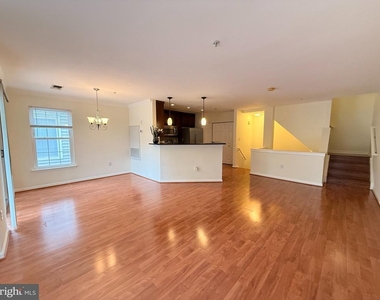 12823 Fair Briar Lane - Photo Thumbnail 9