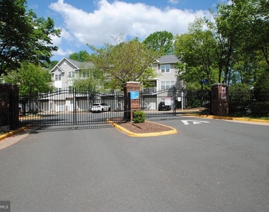 12823 Fair Briar Lane - Photo Thumbnail 6