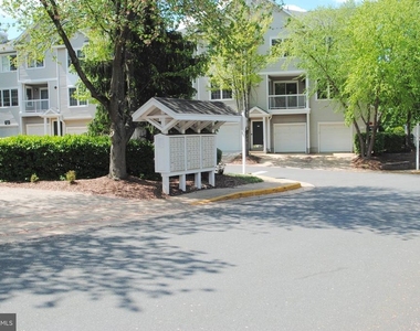12823 Fair Briar Lane - Photo Thumbnail 3
