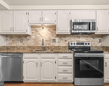 8931 Park Forest Drive - Photo Thumbnail 8