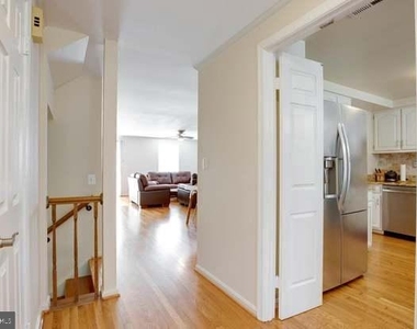 8931 Park Forest Drive - Photo Thumbnail 14