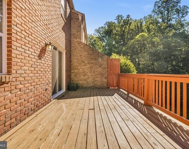 8931 Park Forest Drive - Photo Thumbnail 15