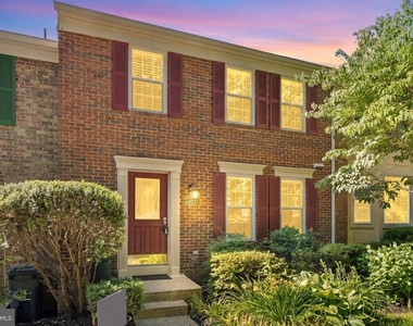 8931 Park Forest Drive - Photo Thumbnail 2