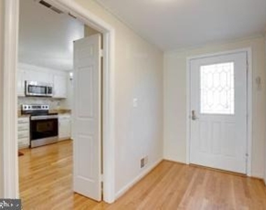 8931 Park Forest Drive - Photo Thumbnail 3