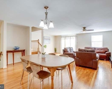 8931 Park Forest Drive - Photo Thumbnail 9
