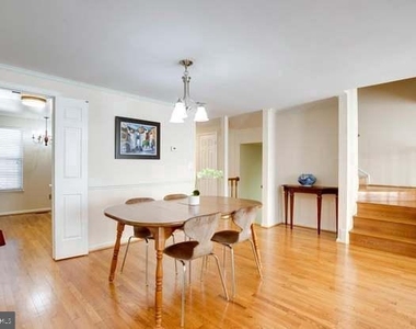 8931 Park Forest Drive - Photo Thumbnail 7