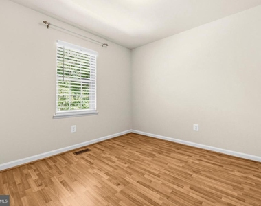 8931 Park Forest Drive - Photo Thumbnail 21
