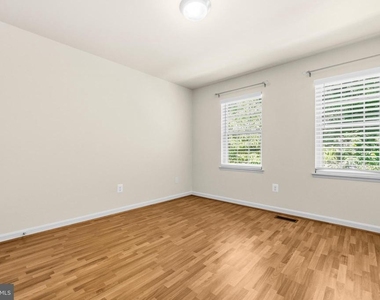 8931 Park Forest Drive - Photo Thumbnail 24
