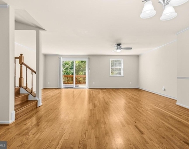 8931 Park Forest Drive - Photo Thumbnail 13