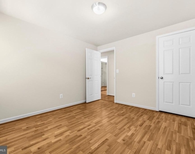 8931 Park Forest Drive - Photo Thumbnail 23